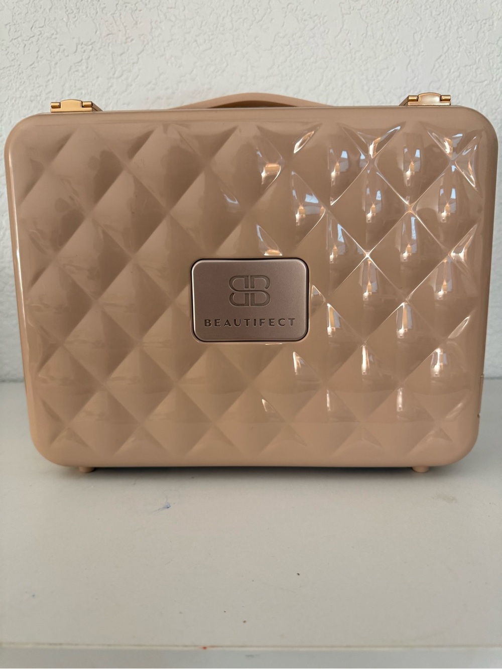 Beautifect LED Lighted Makeup Train Case with Mirror – Nude Beige.